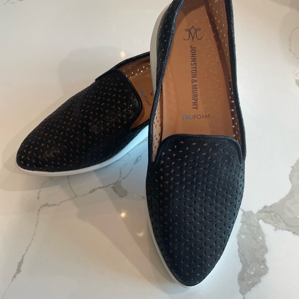 Johnston & Murphy Black Leather Perforated Slip-On Loafers - Sz 8.5 NWOT